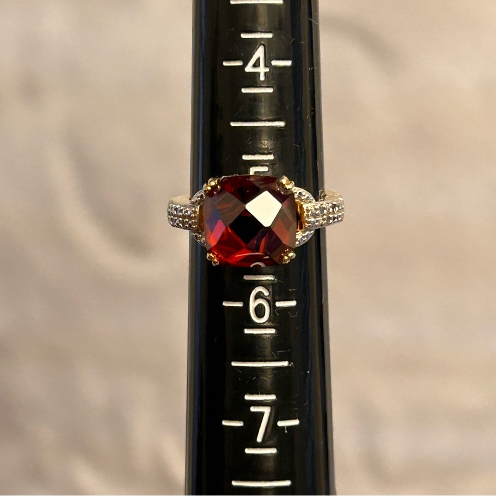 Danbury Mint Simulated Birthstone Ring January